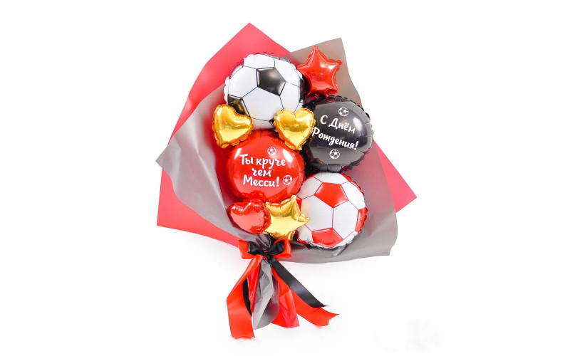 Крафтовый букет из шаров с футбольными мячами