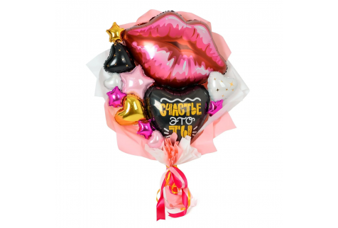 Крафтовый букет из шаров с поцелуем и сердучками