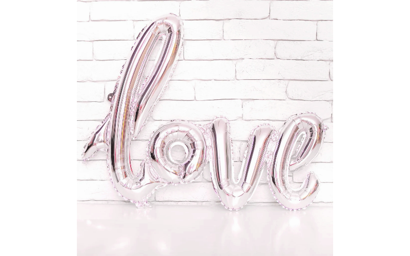 Фольгированный шар надпись "Love" серебро