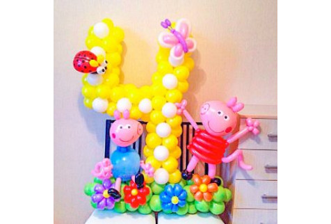 Плетёная цифра из шаров "С днём рождения! Свинки"