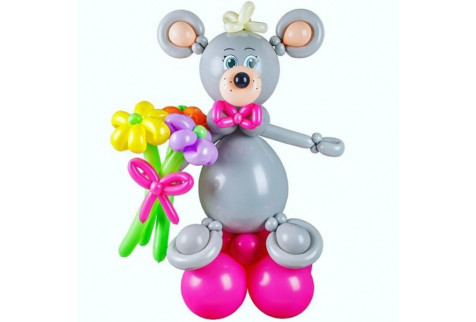 Фигура из шаров “Серая мышка с цветами”