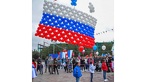Флаг из шаров "Россия" Флаг из шаров "Россия"