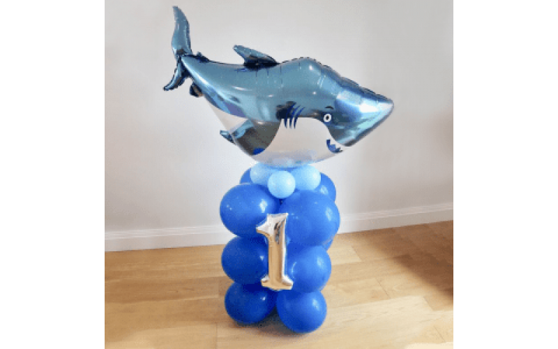 Стойка из шаров "Синяя акула"