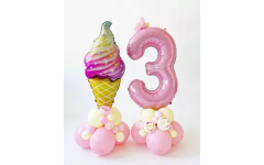 Композиция из шаров цифра 3 с мороженым