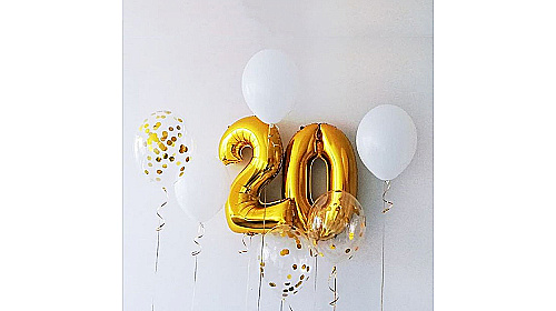 Мини фото-зона из шаров на 20 лет