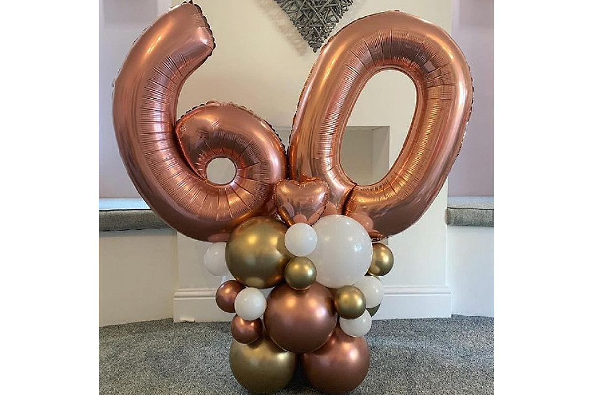 Шары на 60 лет на стойке хром
